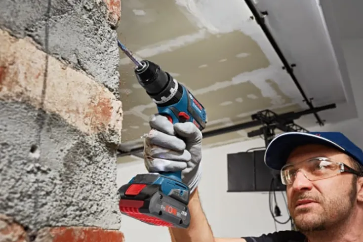 Bosch startsæt procore oplader + 2x batteri 18V 2X4,0AH Batterier & Opladere