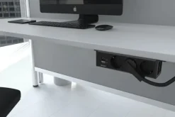 Outlet underbordsstikdåse, 3 stikkontakter, A+C USB-oplader, sort Stikdåser