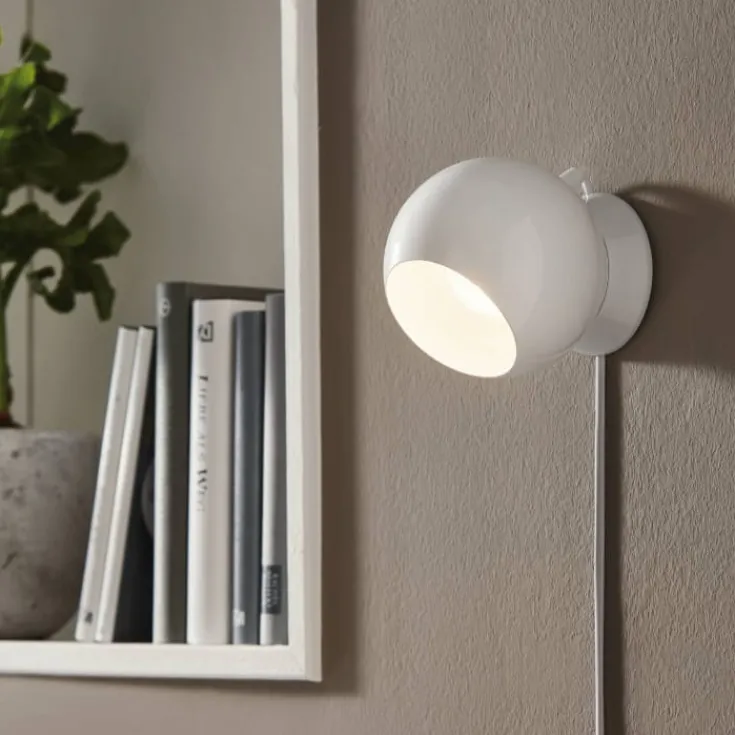 Petto 1 bordlampe, Væglamper