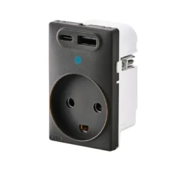 Online Curveline stikkontakt med jord og dobbelt USB, 1,5 modul, Stikkontakter