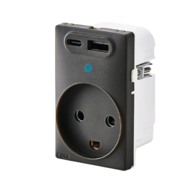Online Curveline stikkontakt med jord og dobbelt USB, 1,5 modul, Stikkontakter
