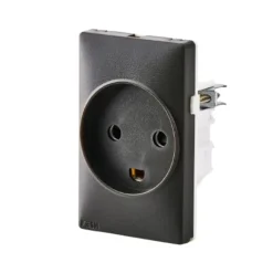 Clearance Curveline stikkontakt med jord, 1,5 modul, Stikkontakter