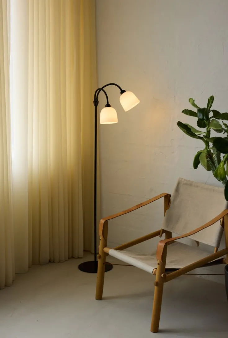 Online Glow gulvlampe, opal/sort, Gulvlamper