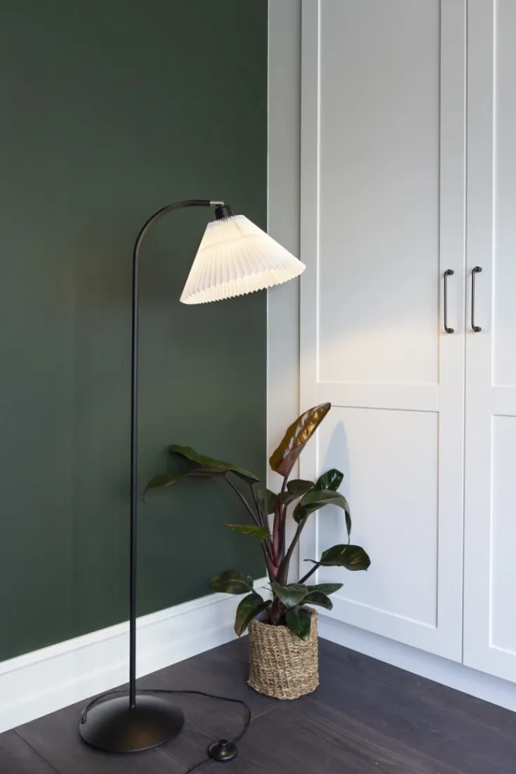 Clearance Medina gulvlampe, sort Halo Design|Gulvlamper