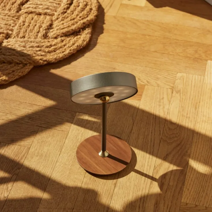 Outlet On The Move genopladelig bordlampe, Genopladelige Lamper|Halo Design
