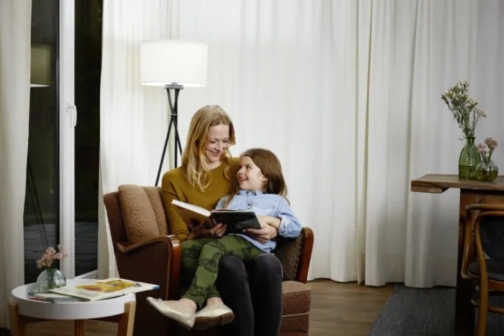 Sale E27 standardpære FCY, anlæg AC/DC, 4000K, Ledvance