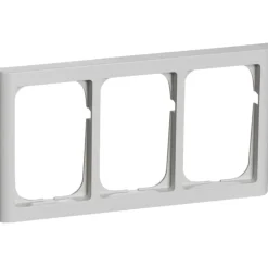 LK Fuga Softline 63 ramme, 3x1,5 modul, Rammer|Fuga Softline