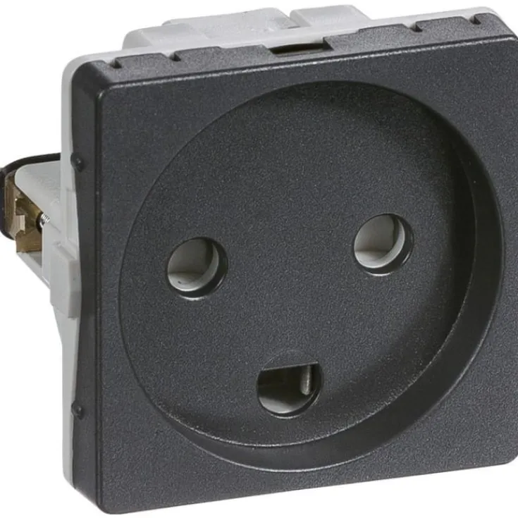 Outlet LK Fuga stikkontakt med jord, 1 modul, Fuga Stikkontakter|Stikkontakter