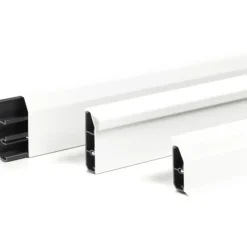 Outlet 2 meter fodpanel, SL 20/70 mm, hvid Kabelkanaler