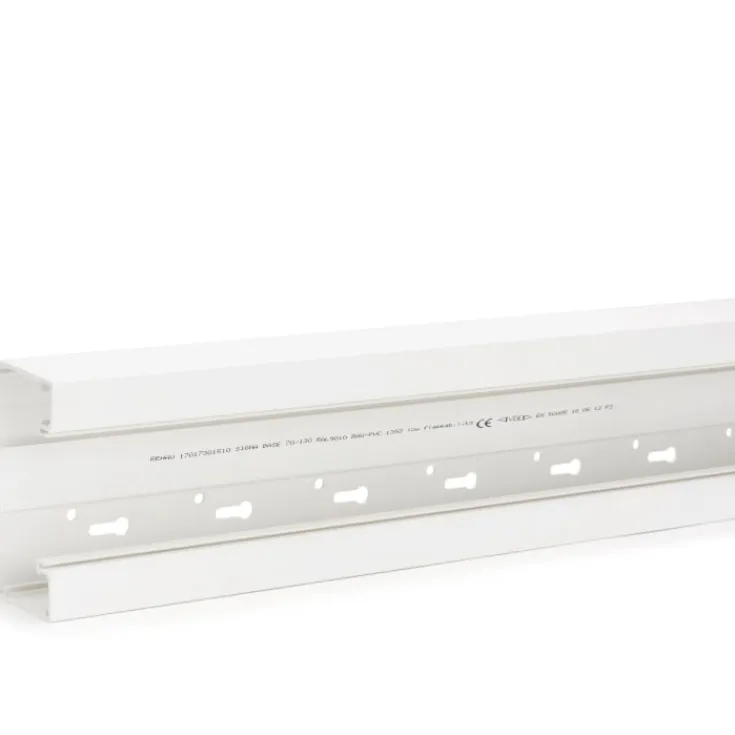 Outlet 2 meter Signa kanalbund, Base 70/170 mm, perlehvid Kabelkanaler