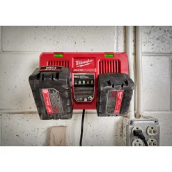 Outlet M18 DFC lader Batterier & Opladere