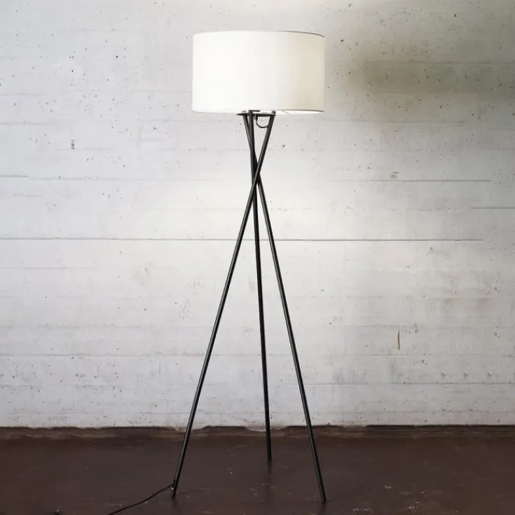 Hot Uptown gulvlampe, sorte ben og råhvid skærm Gulvlamper
