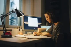 Outlet Office skrivebordslampe, Bordlamper