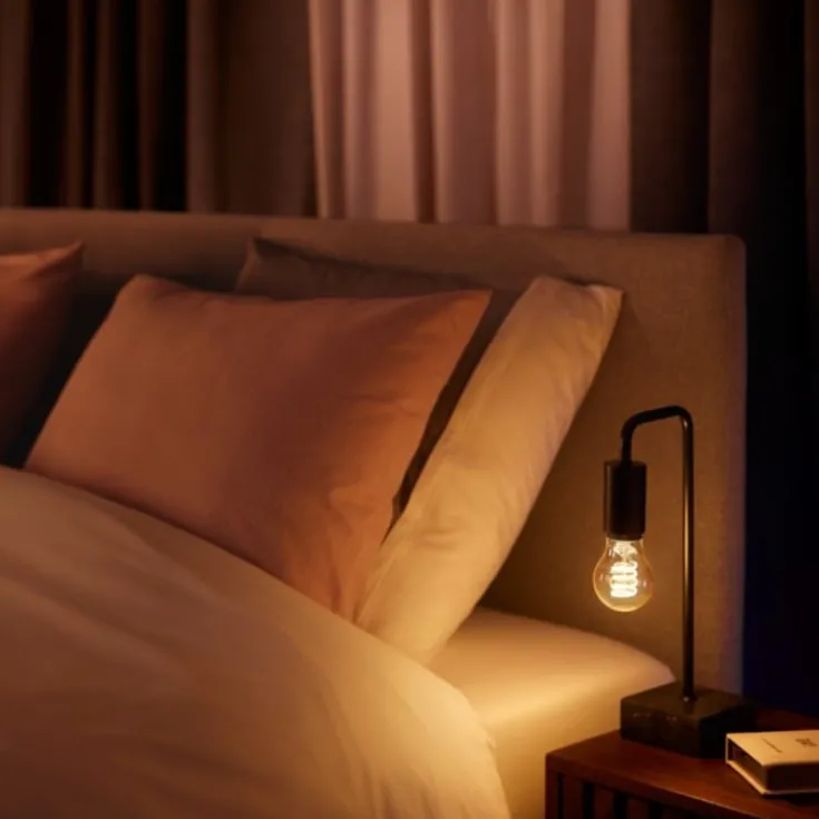 New White Ambiance E27 standardpære, 2200K-6500K, 7W, 2-pak Lyskilder|Philips Hue