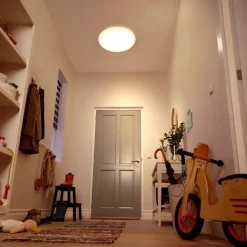 Outlet Shan loftlampe med sensor, hvid Philips