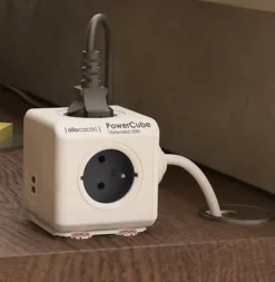 Hot stikdåse, schuko, 4 udtag, USB-A Stikdåser