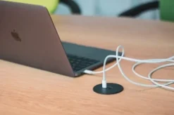Hot Unica+ bordoplader med USB-A+C, Schneider Electric|Mobil, Pc & Data