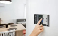 Clearance X2i vægdisplay, Bluetooth & Wi-Fi, Gadgets