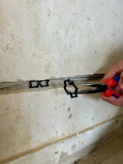 Clearance 100 stk rilleclips til ledninger og rør, Ø22-50 mm Kabelclips- & Bøjler